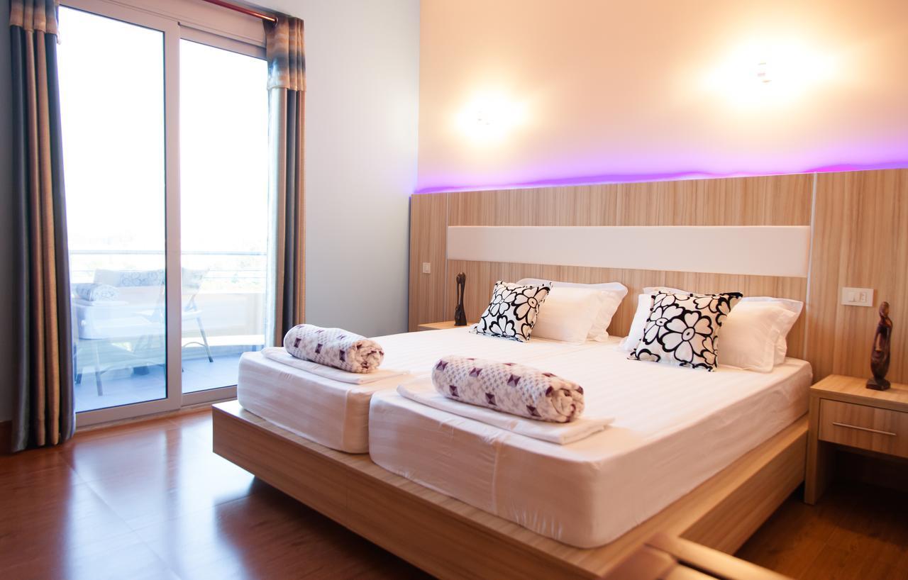 Hotel Blue Moon Ulcinj Exterior photo